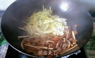 蒜黄炒香干的做法步骤：8