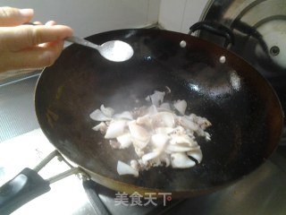 墨鱼仔炒青椒的做法步骤：4