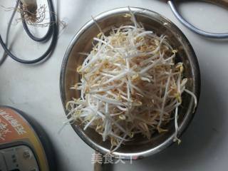 素炒豆芽的做法步骤：1