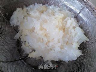 红枣银耳大米粥的做法步骤：2