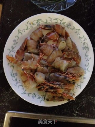 老虎虾炒白菜的做法步骤：2