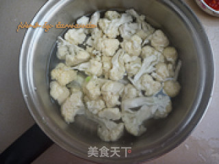 蒜蓉辣椒酱炒花菜的做法步骤：2