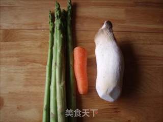 杏鲍菇炒芦笋的做法步骤：1
