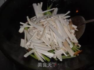 杏鲍菇炒芦笋的做法步骤：6