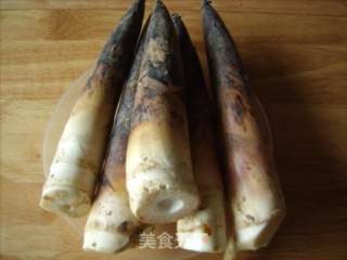 油焖竹笋的做法步骤：1