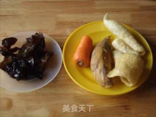 冬笋炒肉皮的做法步骤：1