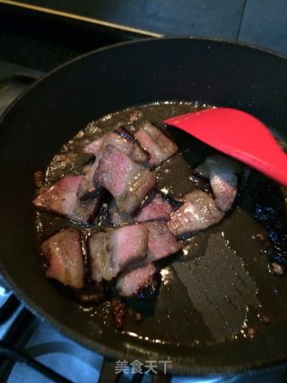 腊肉炒大蒜的做法步骤：2