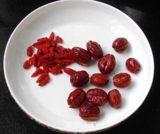 利湿消痒--芋头红枣汤的做法步骤：3