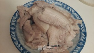 小炒回锅肉的做法步骤：3