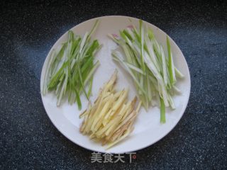 清蒸鲈鱼的做法步骤：4