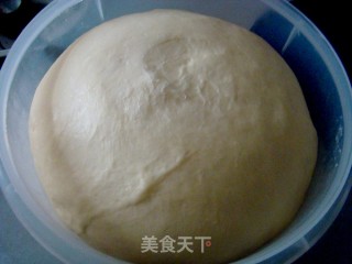 皇冠大面包的做法步骤：2