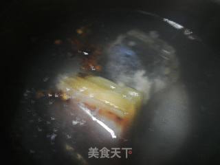 腊肉炒洋葱的做法步骤：2