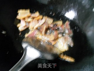 腊肉炒洋葱的做法步骤：4
