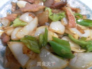 腊肉炒洋葱的做法步骤：6