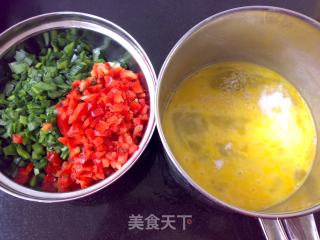 翠色红蕊鸡蛋卷的做法步骤：1