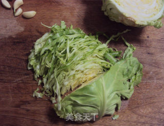 圆白菜肉丝炒面的做法步骤：3