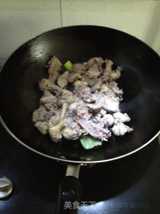 笋干酸萝卜老鸭汤的做法步骤：6