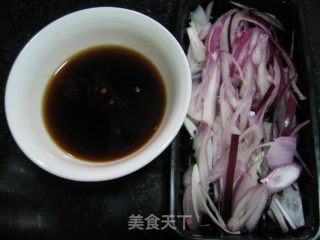 泡椒鲫鱼的做法步骤：2