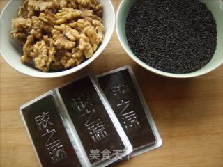 黑芝麻核桃阿胶条的做法步骤：1