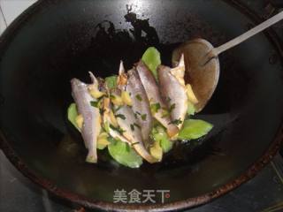 莴笋烧小黄鱼的做法步骤：4