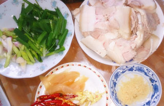 27的烹饪日记—— 正宗宜宾回锅肉的做法步骤：3