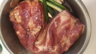 香烤五花肉的做法步骤：2
