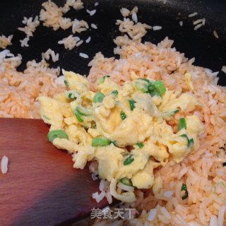 蛋炒饭的做法步骤：4