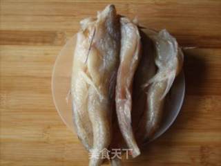 龙头鱼鱼饼的做法步骤：1