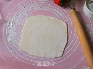 草莓卡仕达千层酥的做法步骤：2
