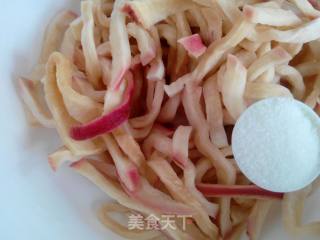蒜香黑芝麻萝卜干的做法步骤：2