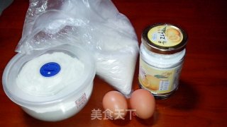 蛋白椰蓉球的做法步骤：1