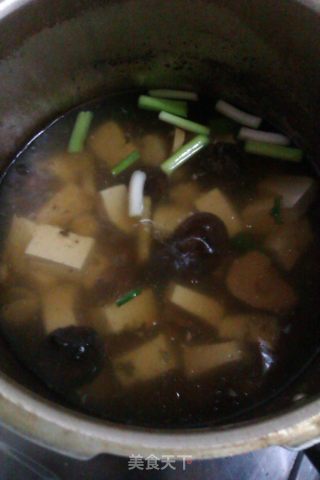 香菇豆腐牛肉汤的做法步骤：6
