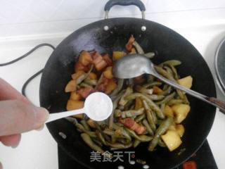 红烧肉炖豆角的做法步骤：12