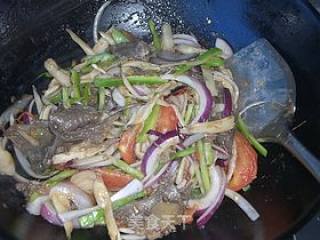 洋葱杏鲍菇炒牛筋的做法步骤：9