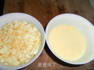苹果奶酪鸡蛋饼的做法步骤：2
