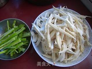 手撕杏鲍菇的做法步骤：1