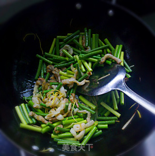 蒜苔炒肉的做法步骤：4