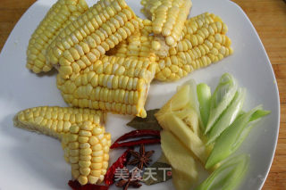 腔骨炖玉米的做法步骤：3