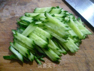 羊尾笋拌青瓜的做法步骤：3