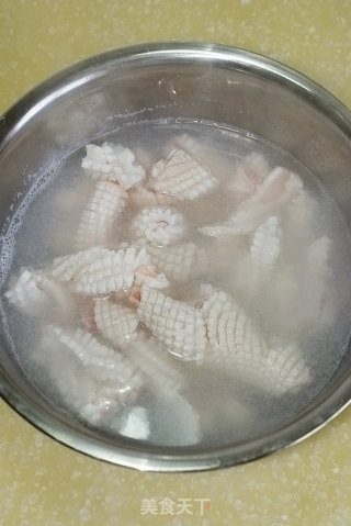 柱候酱爆鱿鱼花的做法步骤：3