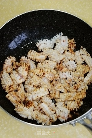 柱候酱爆鱿鱼花的做法步骤：5