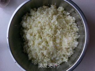 白菜猪肉馅饼的做法步骤：2