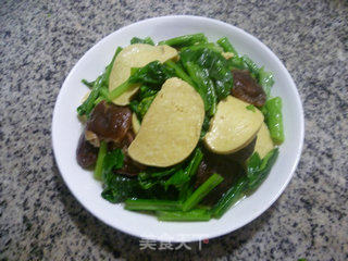 香菇素鸡炒油菜蕻的做法步骤：11