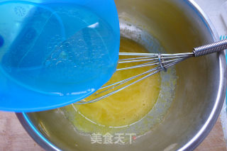 香蕉戚风蛋糕的做法步骤：4
