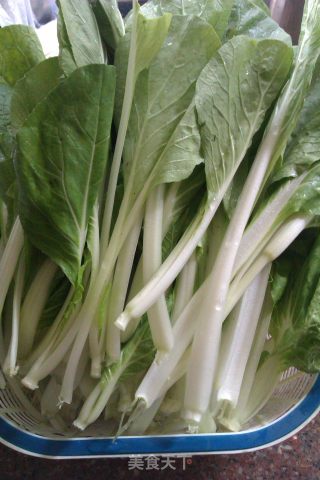 炒小白菜的做法步骤：2