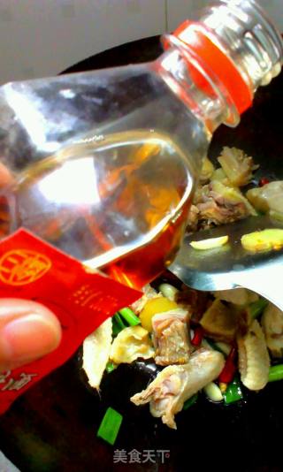 咸鸡黄花菜煲的做法步骤：6