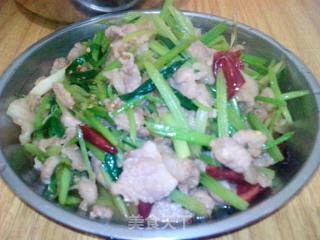 芹菜炒肉片的做法步骤：12