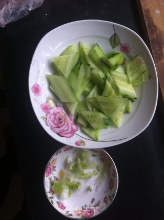 家常菜====黄瓜炒鸡蛋的做法步骤：3