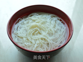 香菇鸡汤面的做法步骤：3