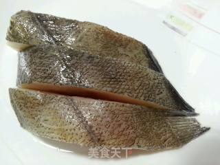酱烧鱼的做法步骤：2